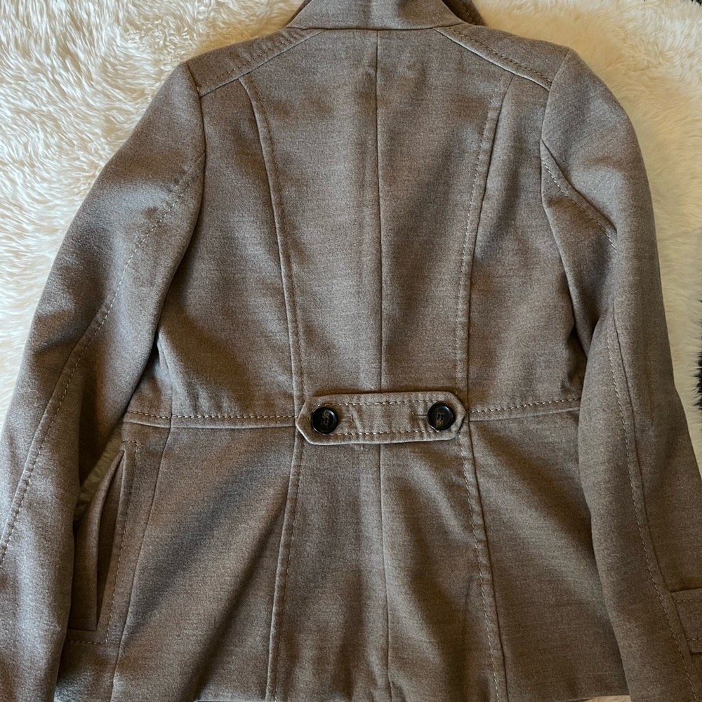 Tan coat - Picture 2 of 3